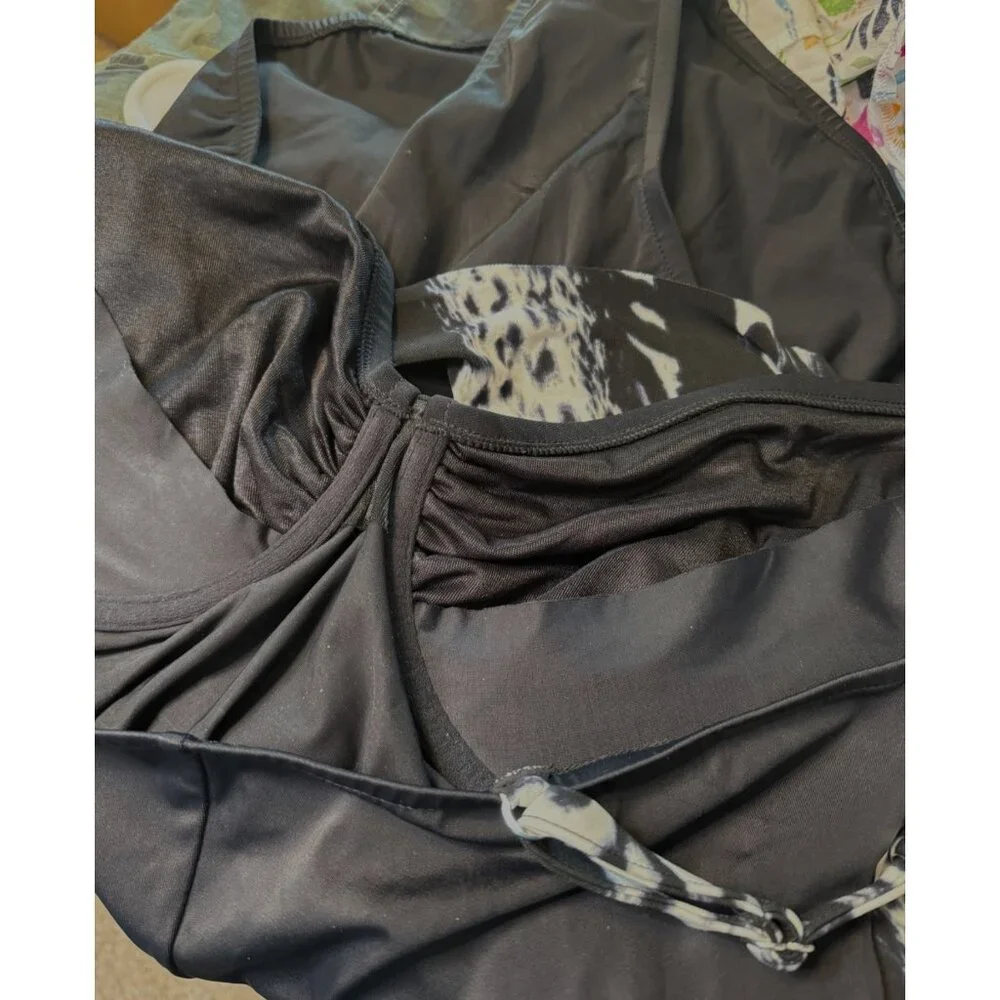Magicsuit Size 16 Black White One Piece Swimsuit Built in Bra Ruched Front NWT